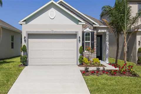 The Benefits Of Partnering With A Garage Door Supplier For Flipping Houses In Winchester, KY